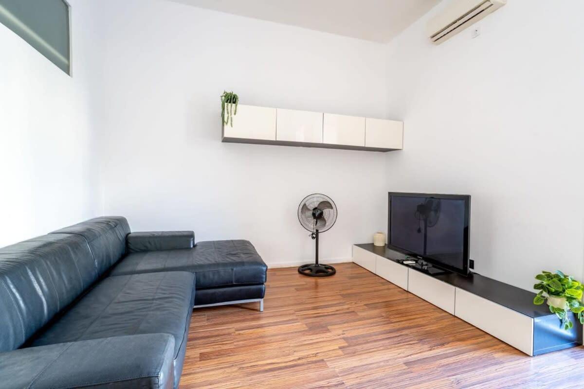 Comfortable And Huge 4bd - 2bth Rambla Catalunya Appartement *